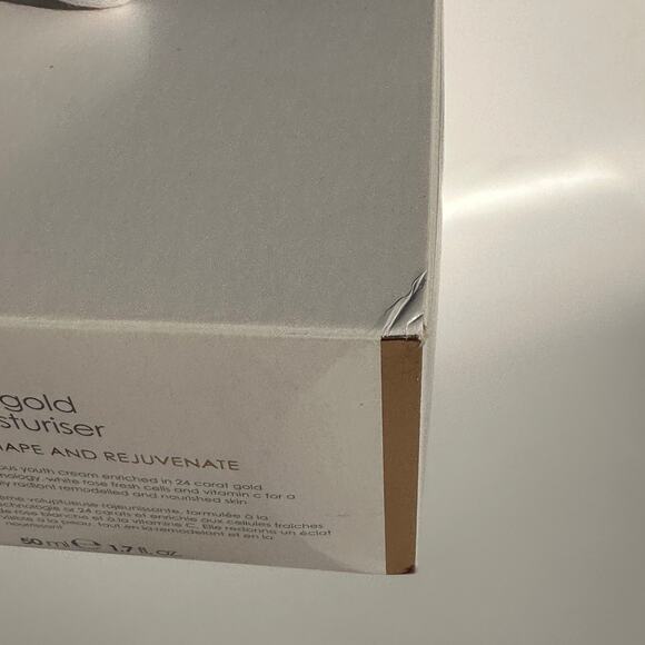 Rodial Rose Gold Moisturizer Moisturiser Anti-Aging Cream 50ml 1.7 fl. oz. $250 - Picture 7 of 11